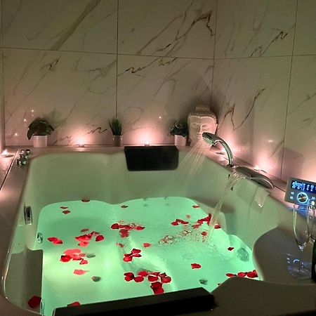 Le Moment Bien-Etre - Appartement Avec Spa Privatif Сент Омер Екстериор снимка